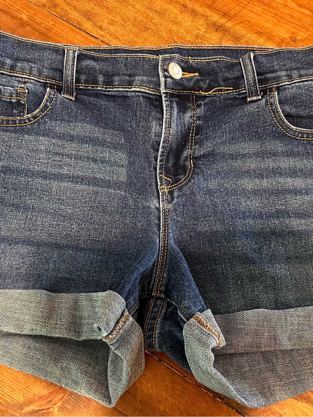 Old Navy Women's Dark Indigo Cuffed Boyfriend Jeans Shorts